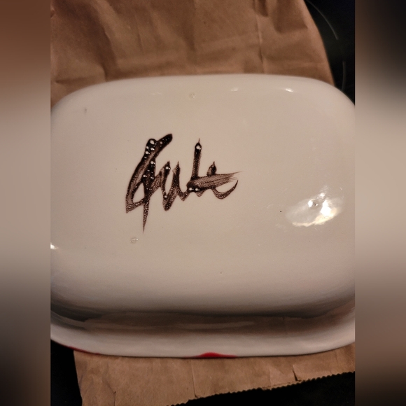 Beautiful hand painted ceramic Christmas Serving Dish - Picture 2 of 6